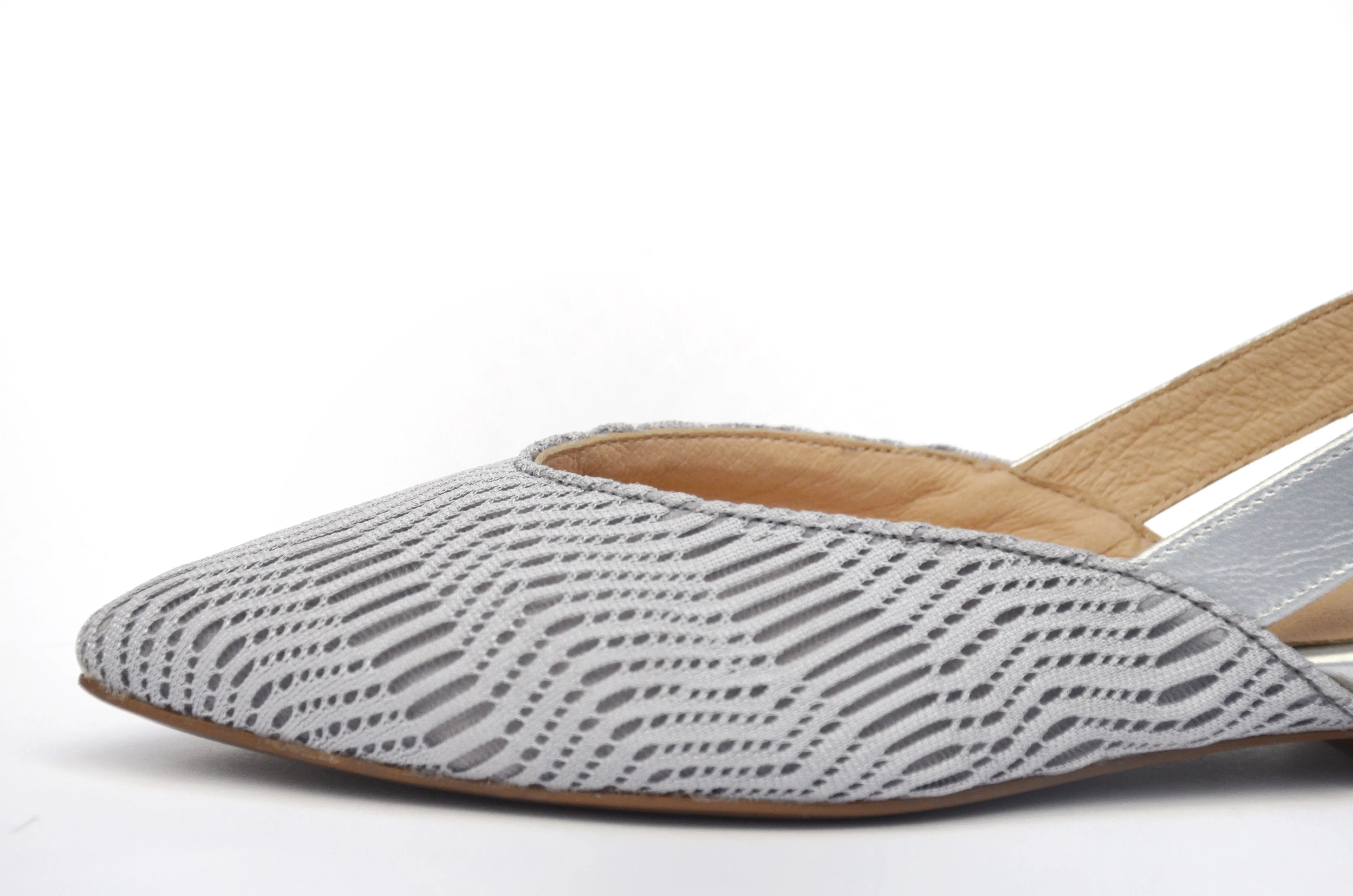 #14 Gray 3D mesh flat