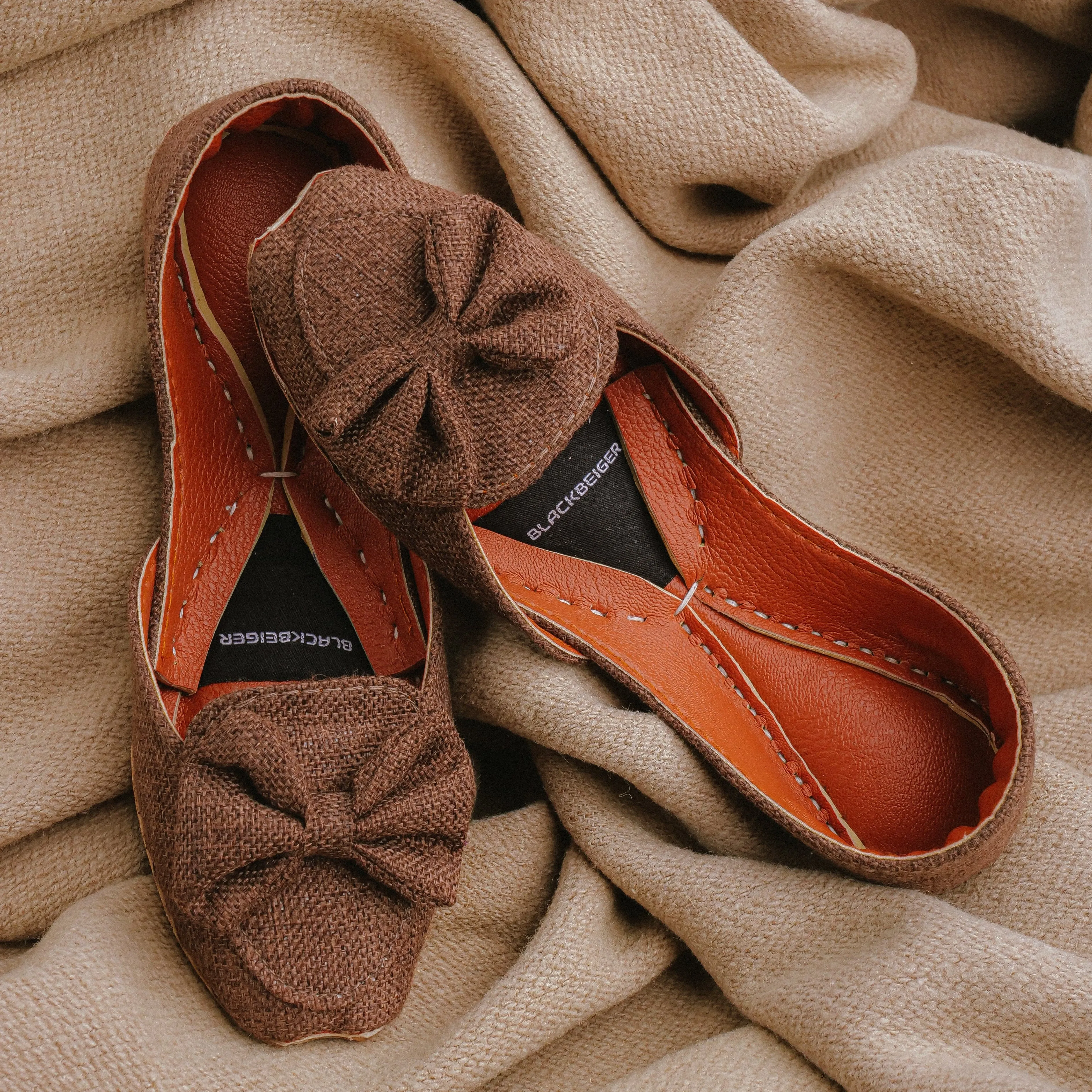 Ample (brown)