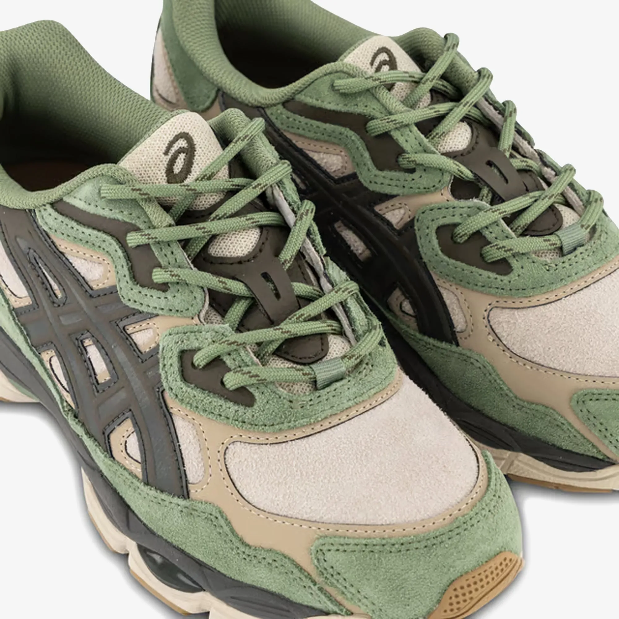 ASICS | GEL-NYC { FEATHER GREY/TRUFFLE GREY