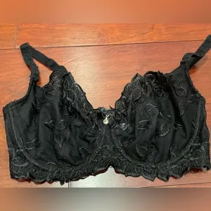 Beautiful and sexy black bra from Femina