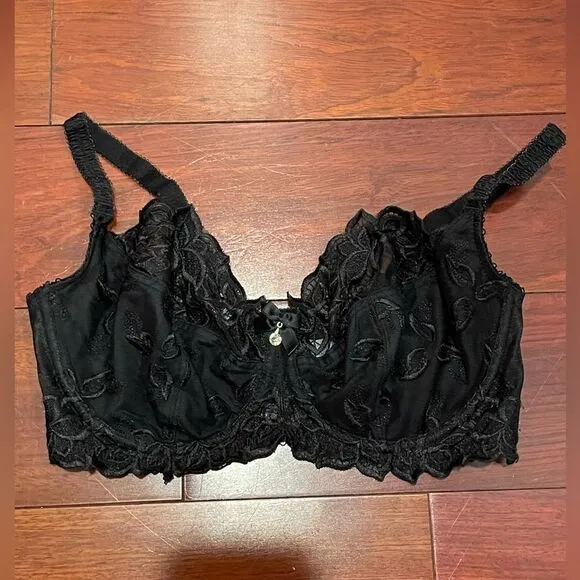 Beautiful and sexy black bra from Femina