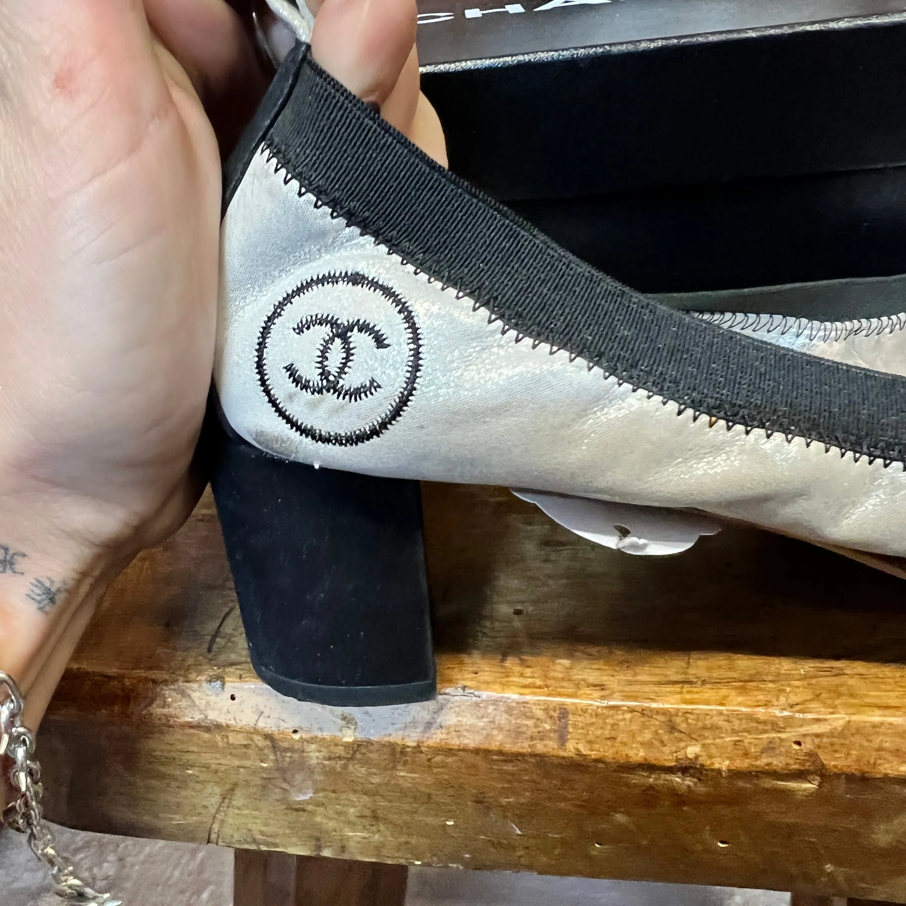 CHANEL 'ballet flats' silver pumps