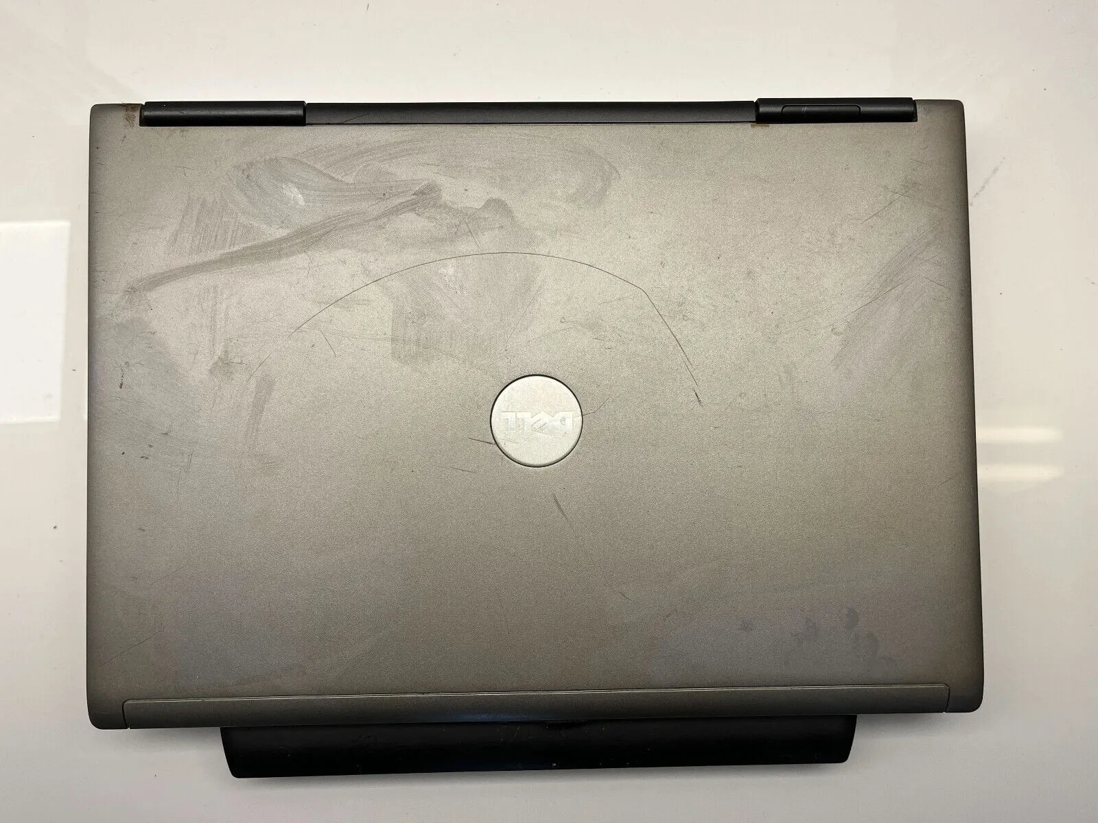 Dell Latitude D630 Core 2 Duo T7500 @ 2.20 GHz 2GB RAM 120GB HDD Windows XP Pro