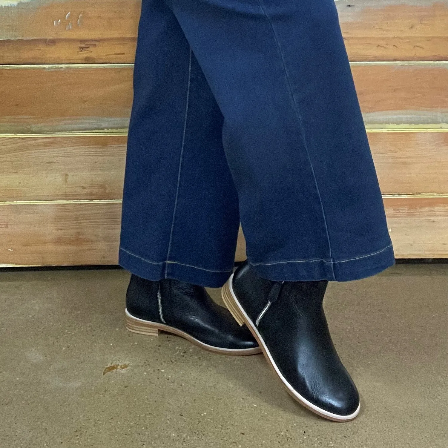 MCTEAL XW - BLACK