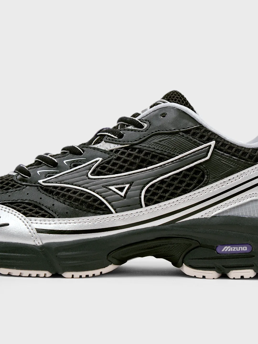 Mizuno MXR 'Millennium' Sneakers | Black/Silver