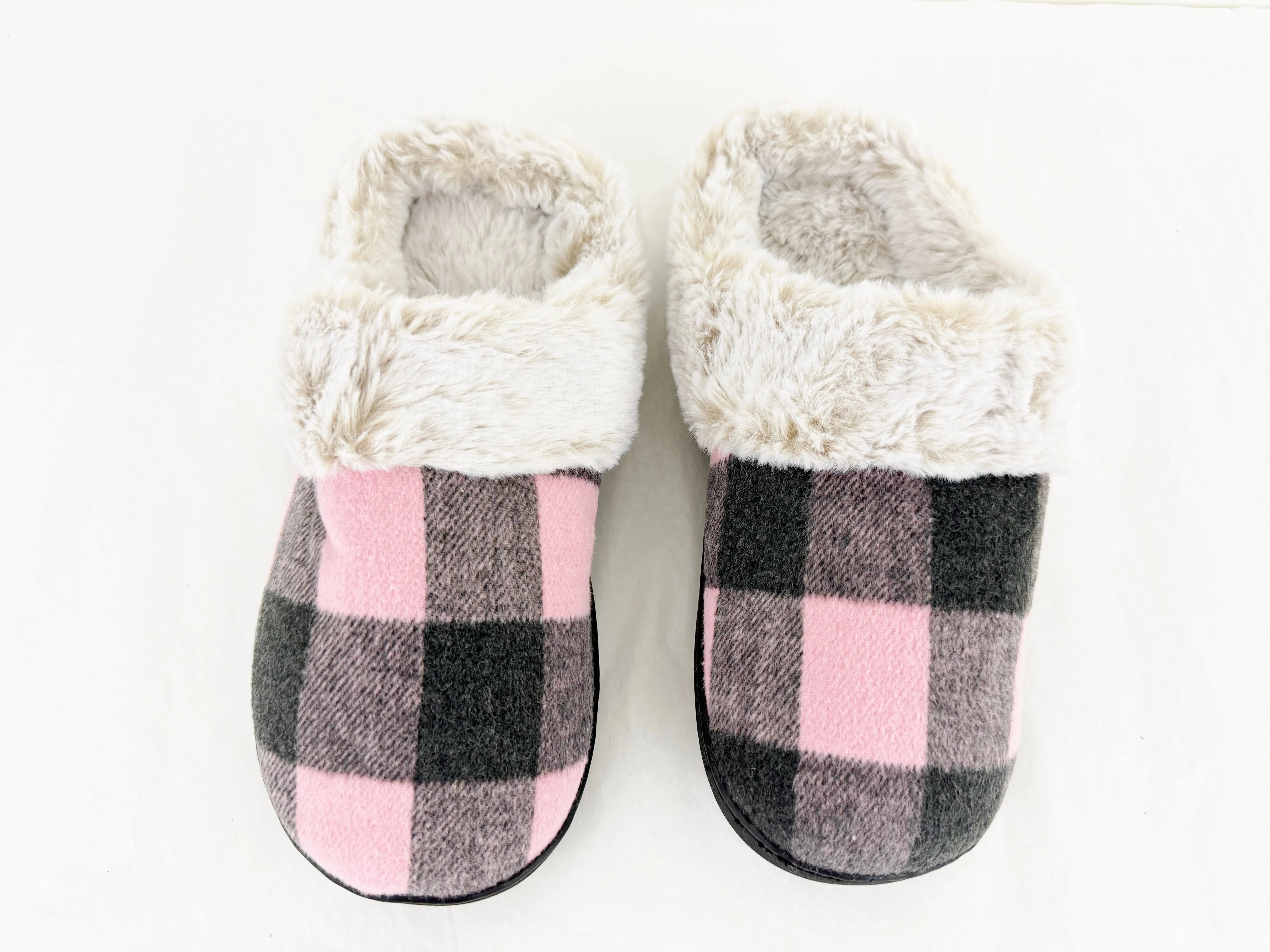 NEW Newdenber Slippers Size 9