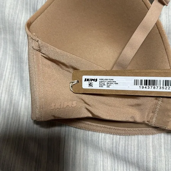Skims wireless form lightly lined bra color CLAY