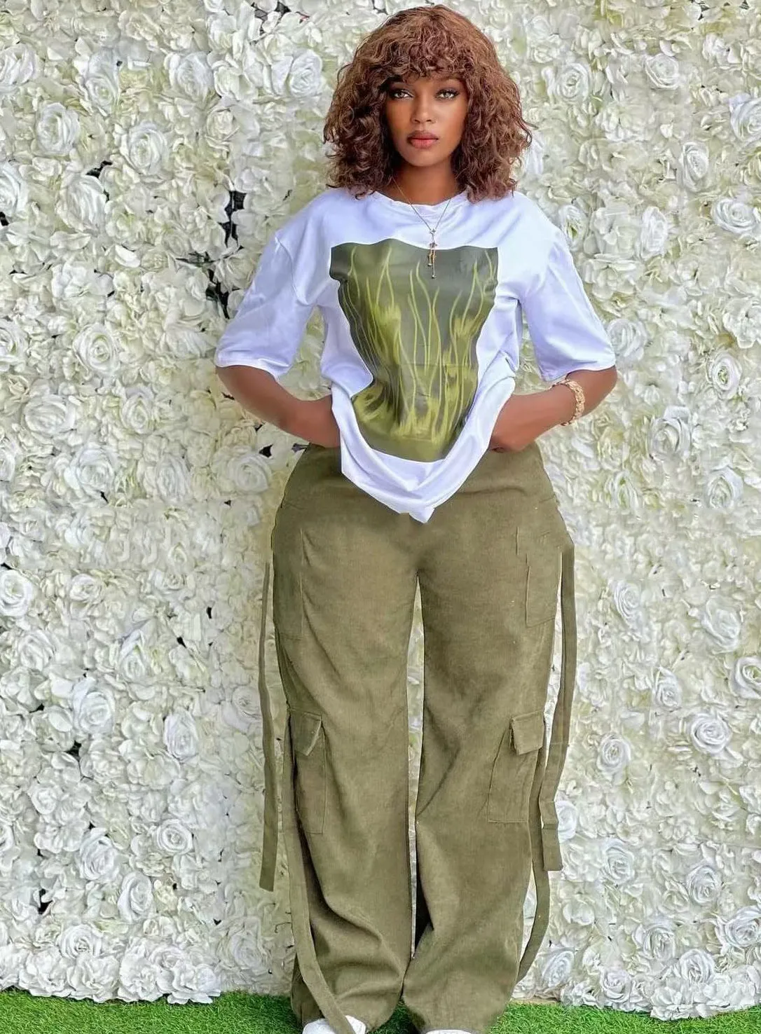 Urban Streetwear-Inspired Relaxed Fit Two-Piece Set with Graphic Tee and Cargo Pants