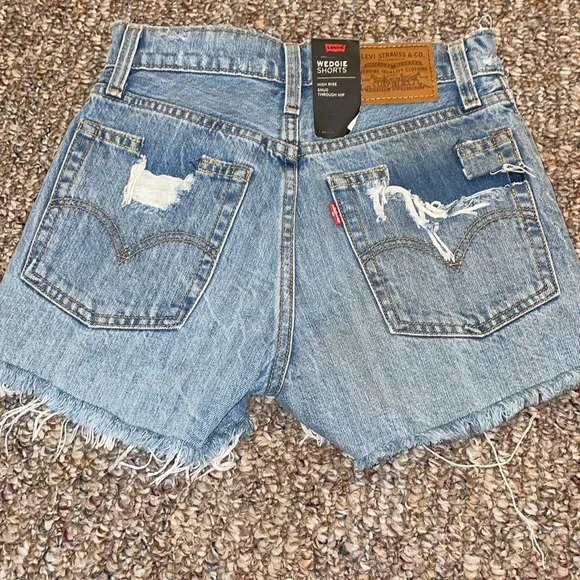 Womens New Levi’s Wedgie Shorts High Rise Snug Through Hip