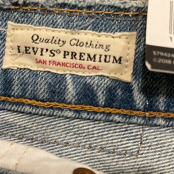Womens New Levi’s Wedgie Shorts High Rise Snug Through Hip